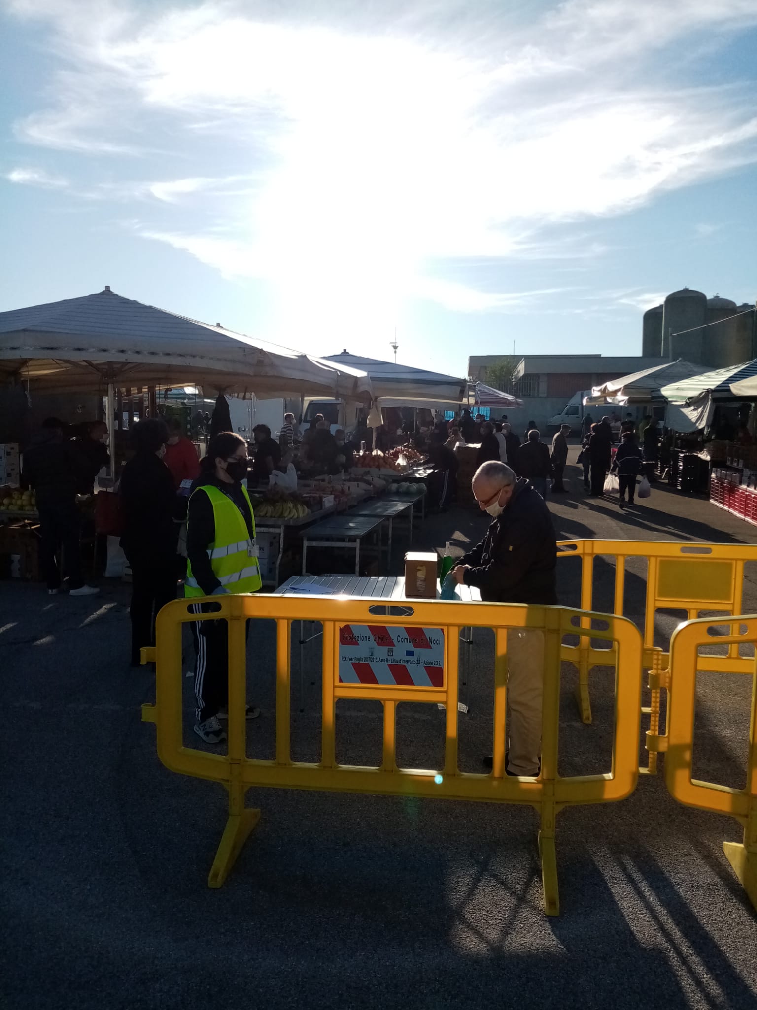 Svolgimento mercato settimanale