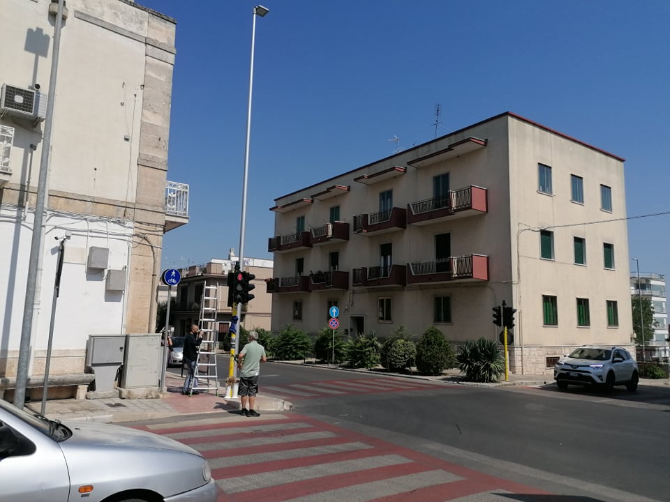 Di nuovo in funzione i semafori di via Cappuccini e via San Domenico. Conclusi gli interventi di sostituzione degli impianti e messa in sicurezza degli incroci