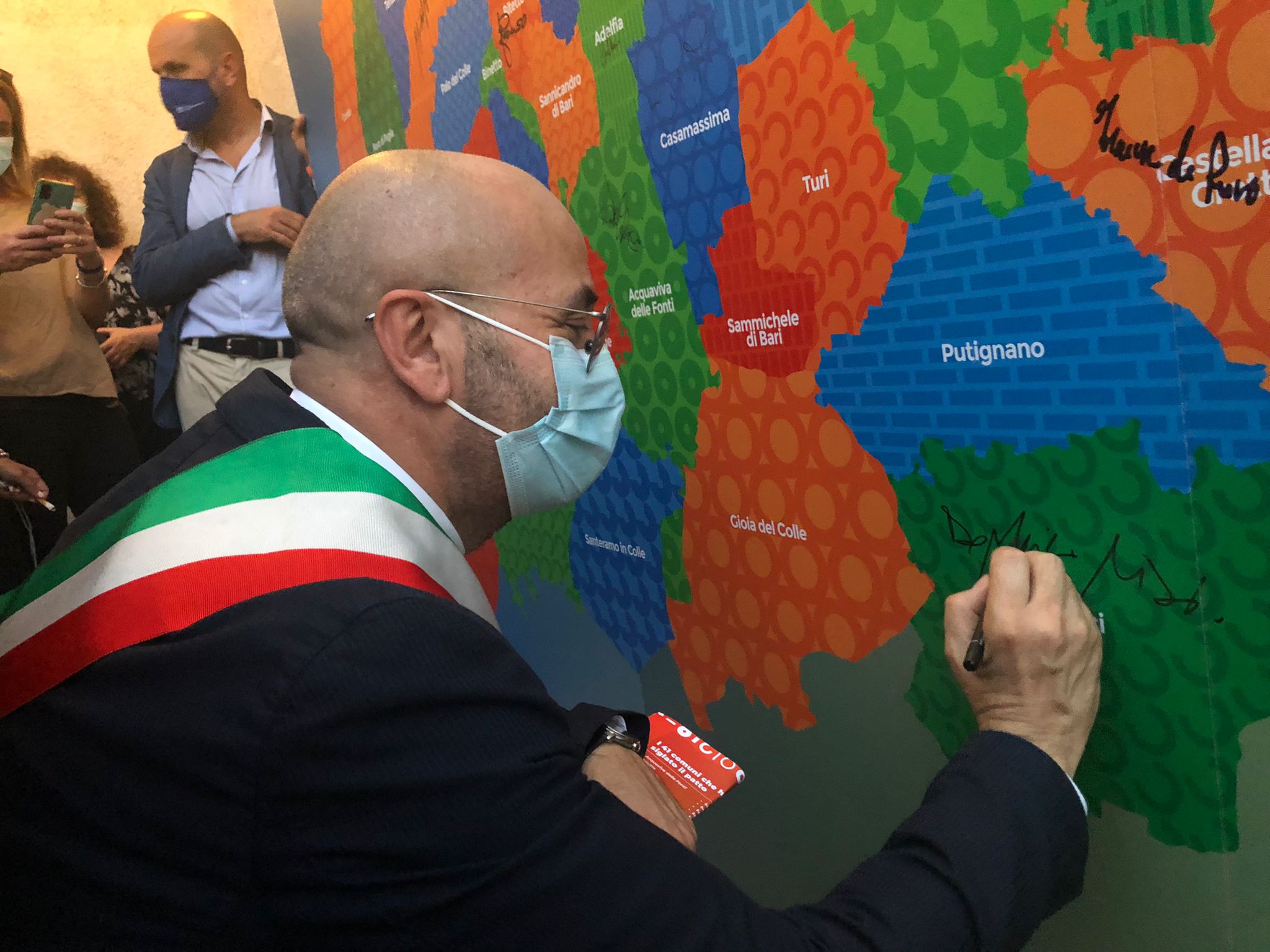 Sottoscritto il Manifesto per una strategia metropolitana partecipata. Il Sindaco: “Una strategia che ha già prodotto risultati importanti per il nostro territorio”